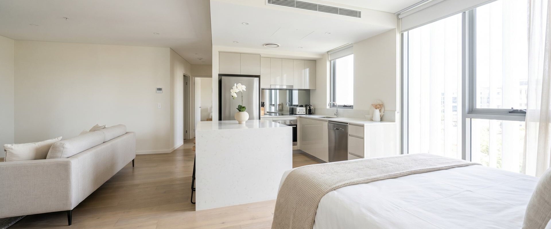 Blitzsaubere Ferienwohnung mit gemachtem Bett und glänzender Küche